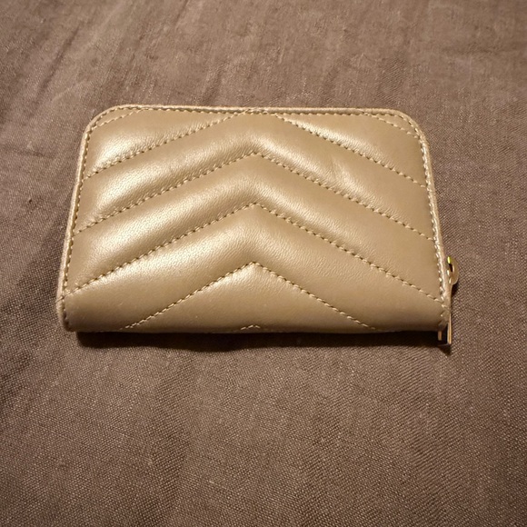Yves Saint Laurent Beige Quilted Leather Wallet - Picture 2 of 3